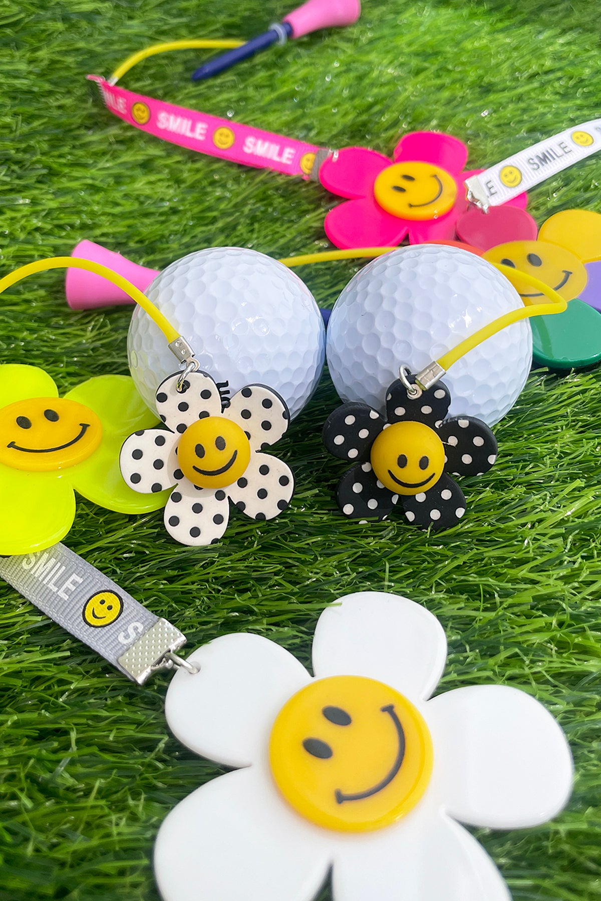 Golf Tees Hanger Accessories Mini Momo Golf Tees Hanger Accessories - Fun Novelty Golf Gifts for Golfer Flower Smile Cute Charm