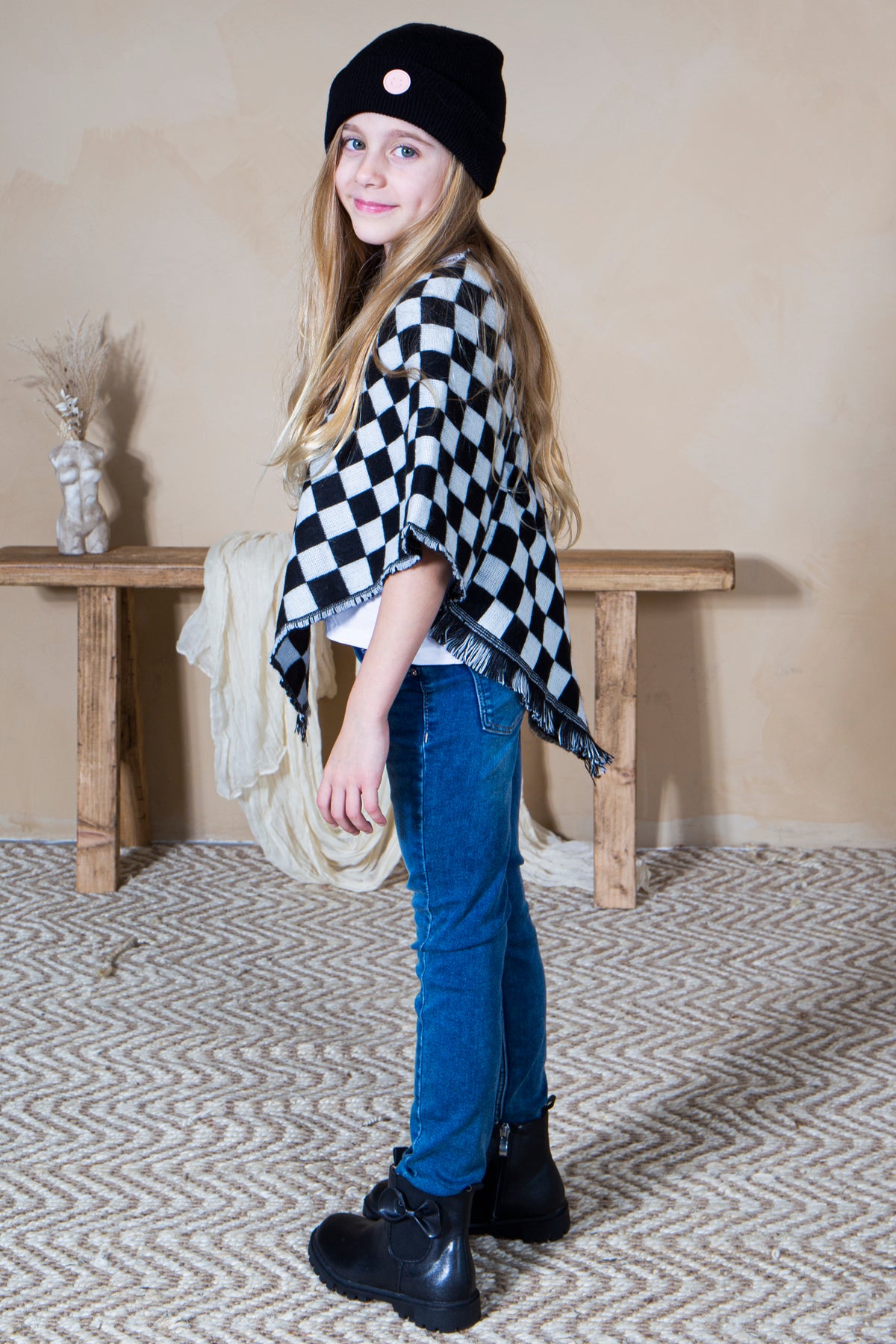 Mini Momo Blanket Shawl Wrap Mommy and Me Matching Cape - Blanket Poncho Buffalo Plaid Warm Cardigan - Lifestyle - Side